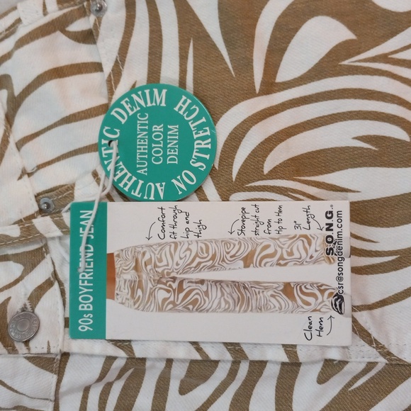 Women's Jeans - Picture 11 of 11